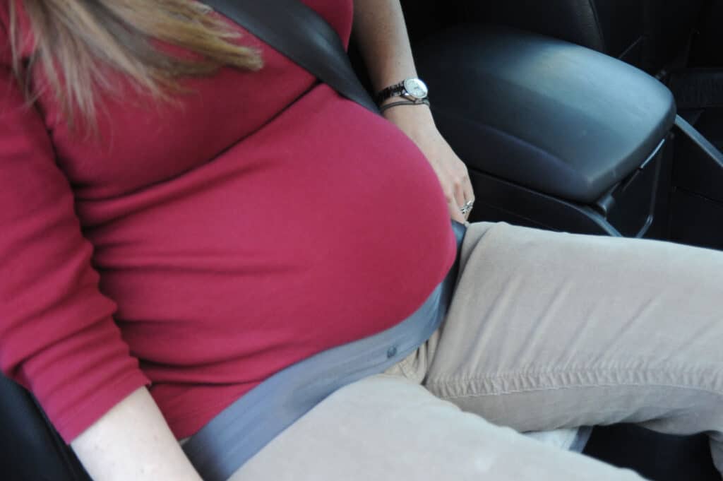 pregnant correct seat belt
